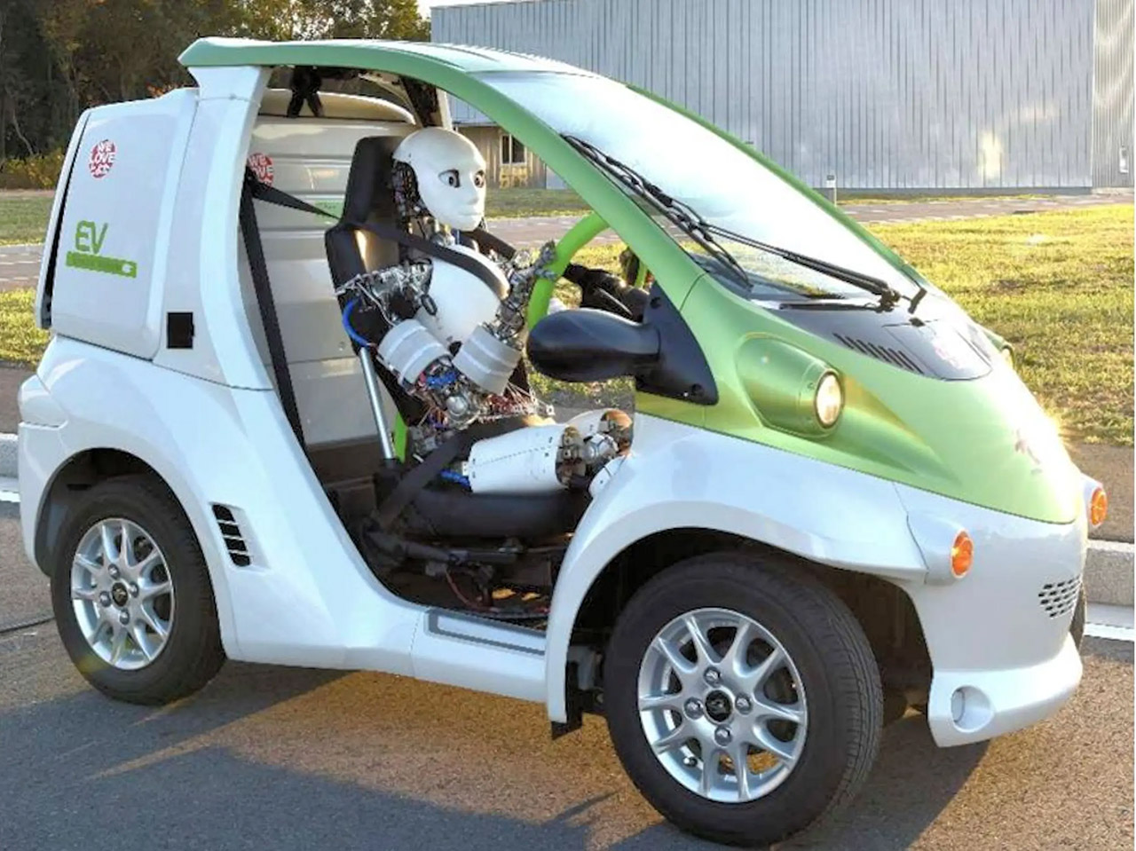 University of tokyo musashi humanoid robot drive micro car 2